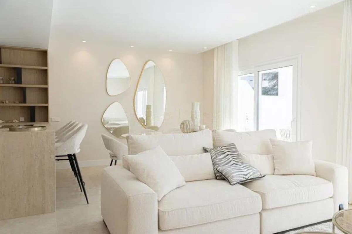 4 bedroom Apartment For Sale