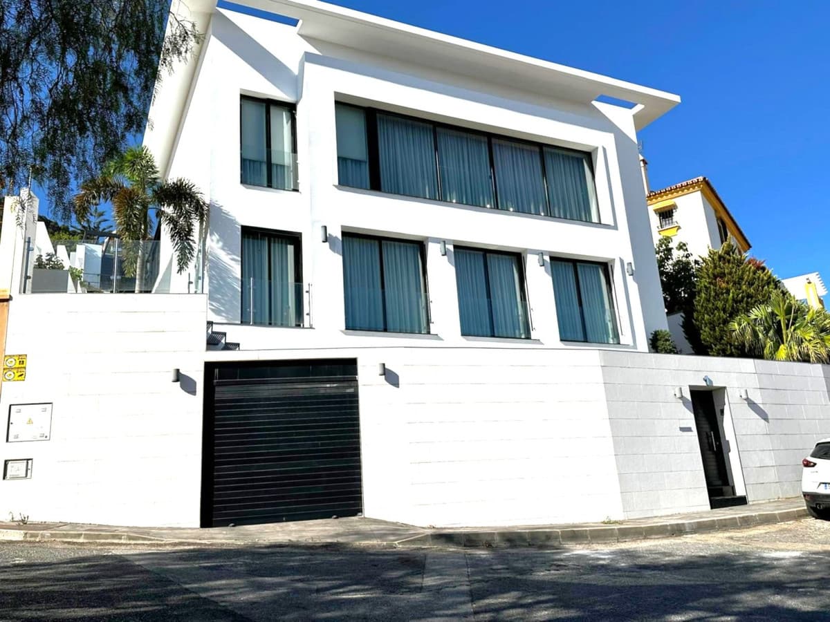 4 bedroom Villa For Sale