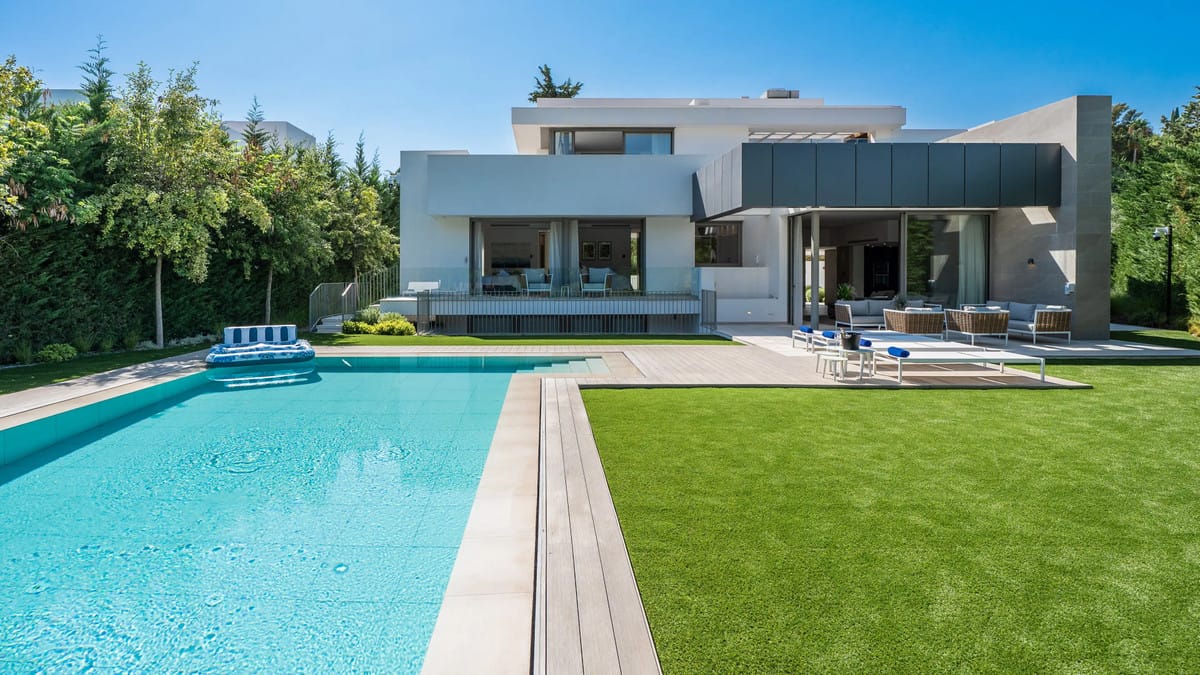 5 bedroom Villa For Sale