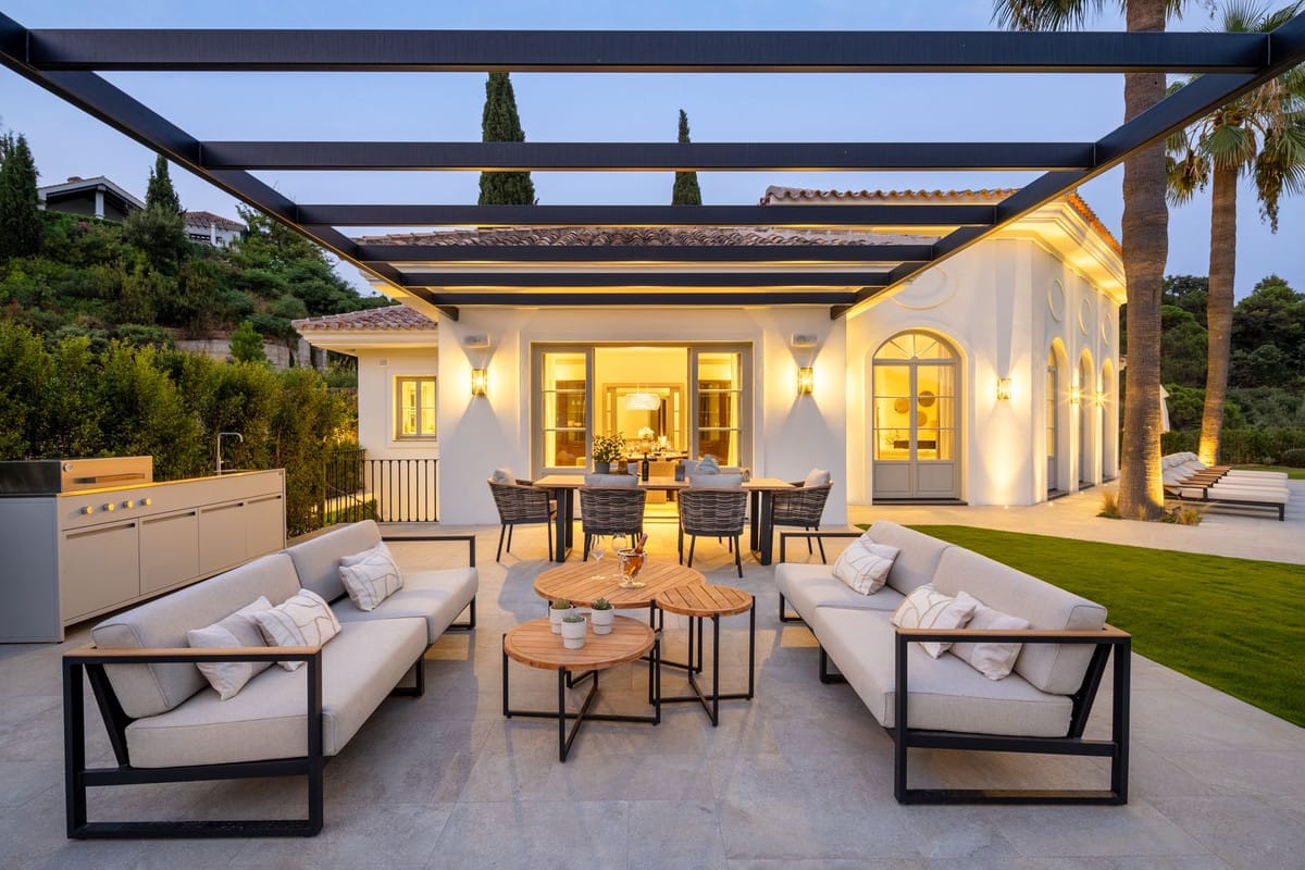 5 bedroom Villa For Sale