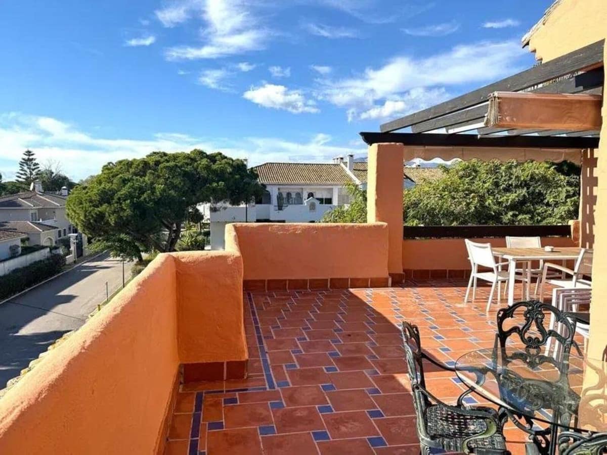 5 bedroom Apartment For Sale