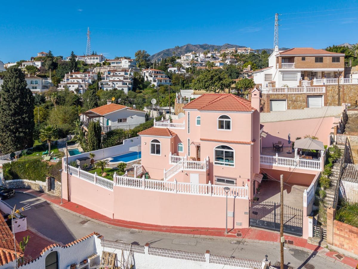 4 bedroom Villa For Sale
