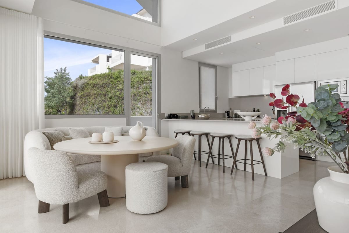 3 bedroom Apartment For Sale