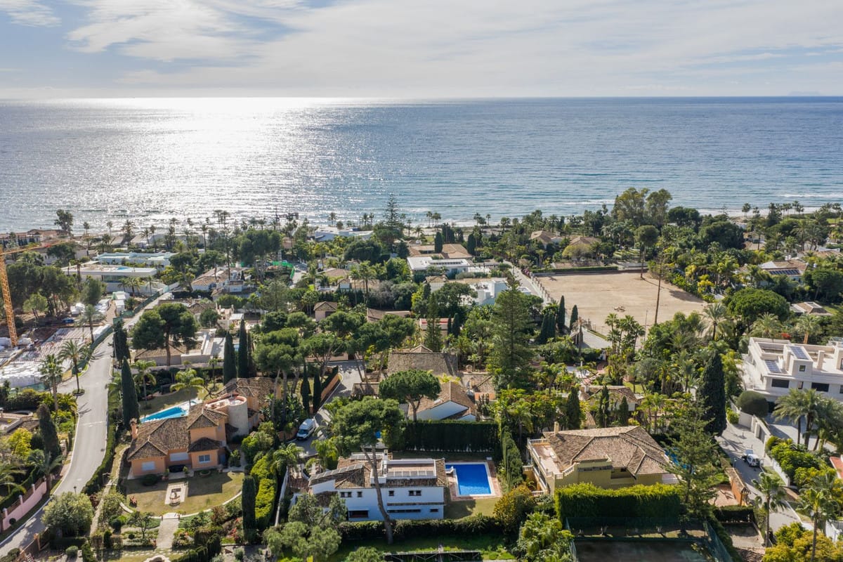 5 bedroom Villa For Sale