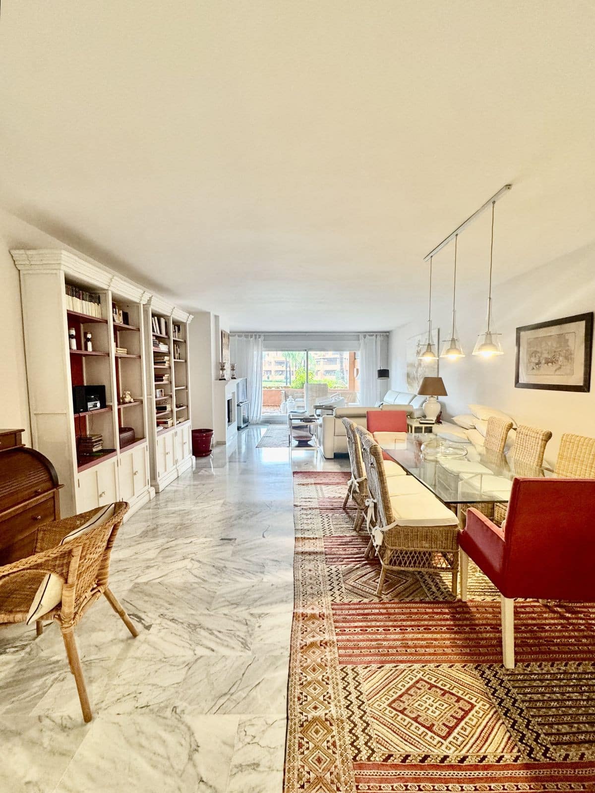 4 bedroom Apartment For Sale