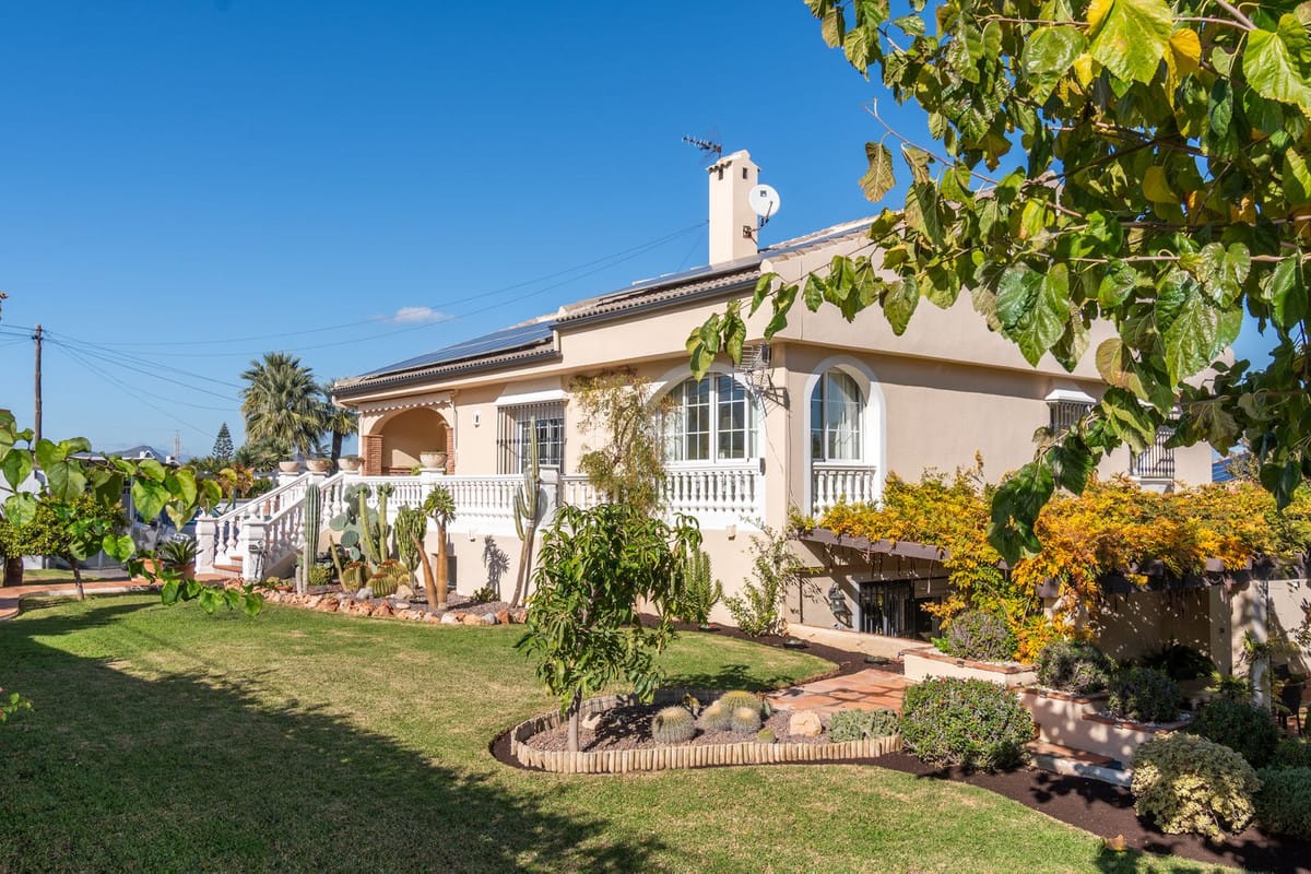 7 bedroom Villa For Sale