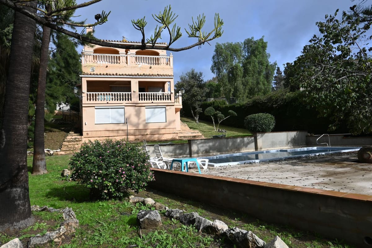 7 bedroom Villa For Sale