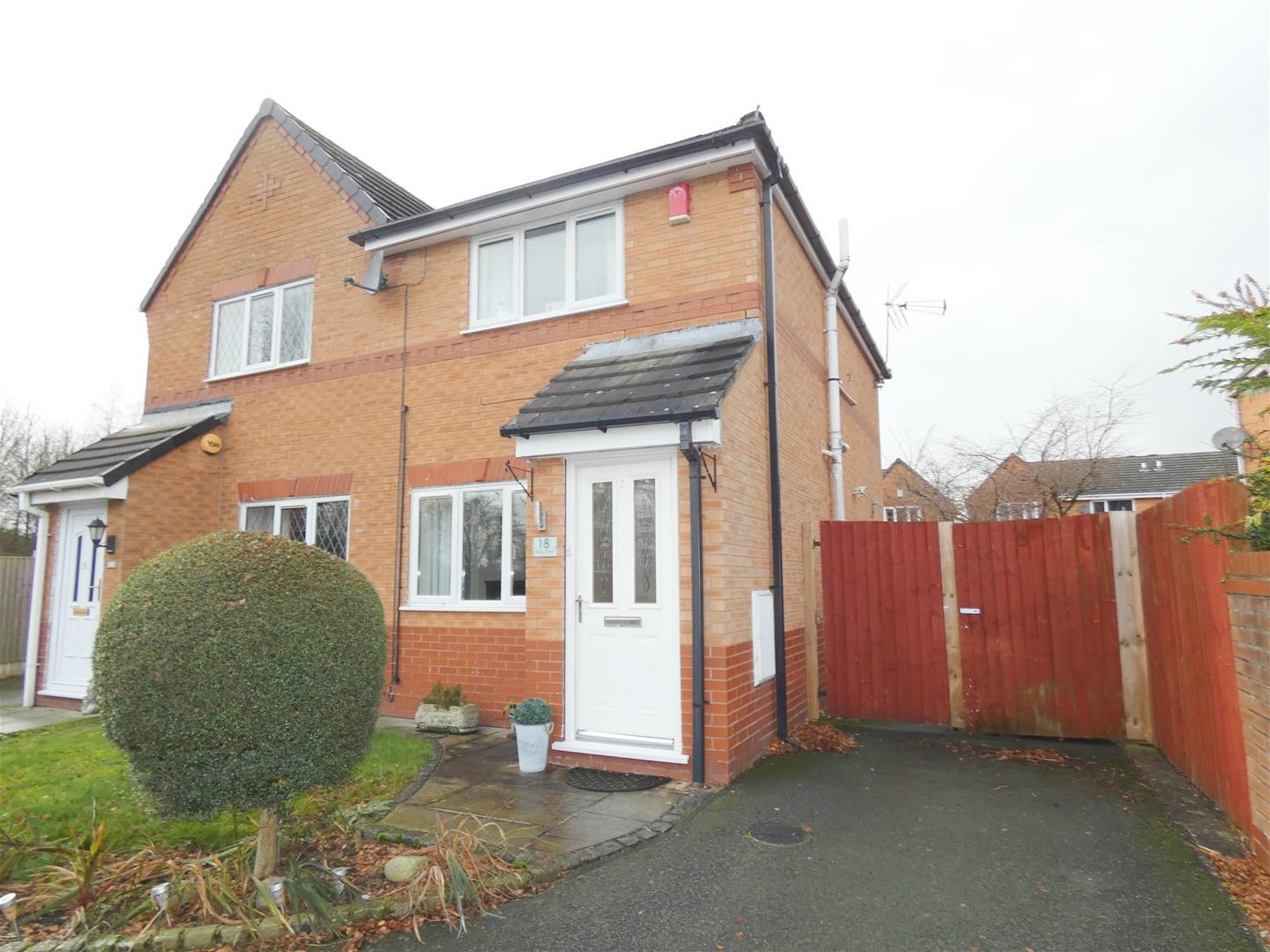 2 bedroom House (unspecified) For Sale
