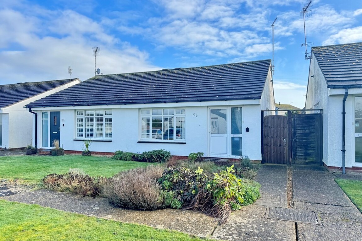 2 bedroom Detached bungalow Under Offer
