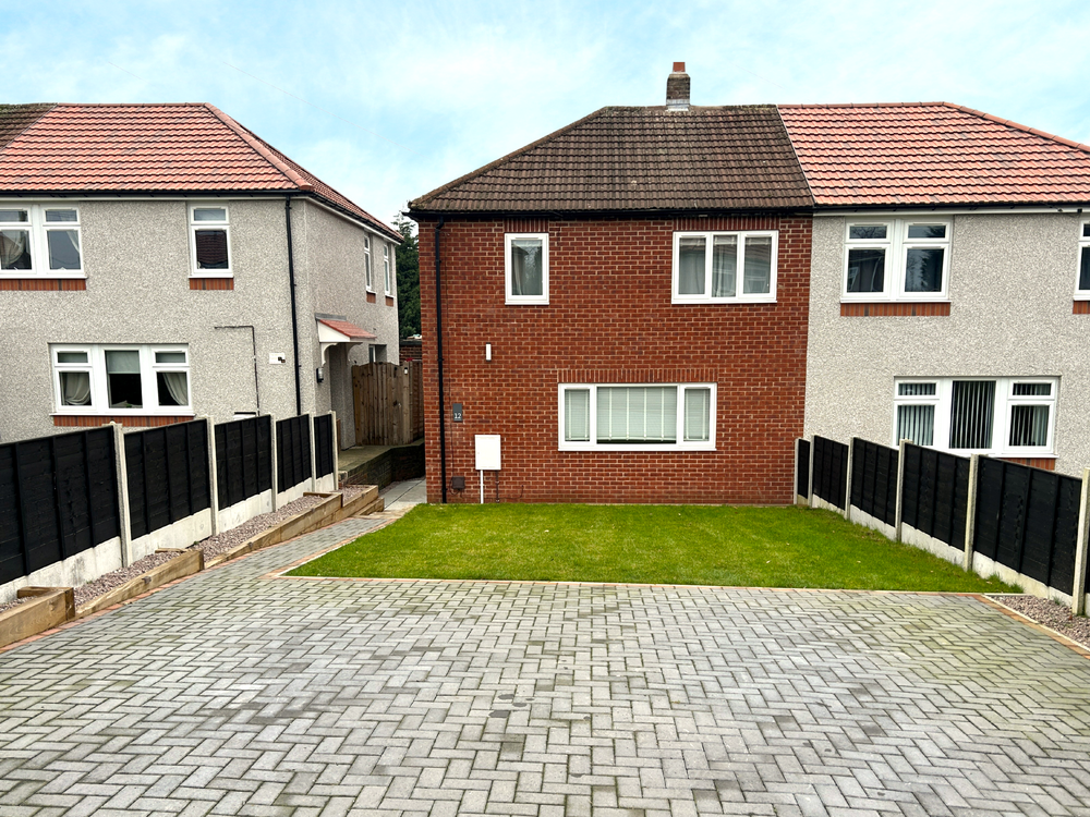  Semi-detached house Let