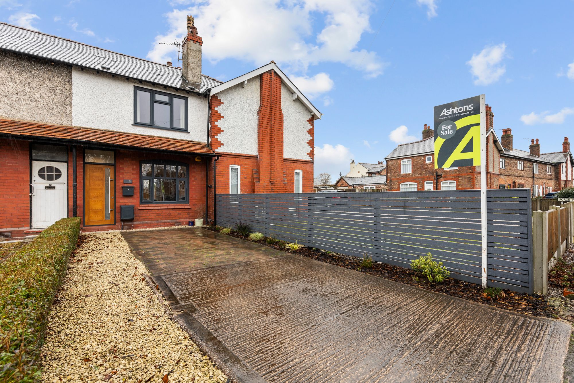 2 bedroom Terraced House Under Offer