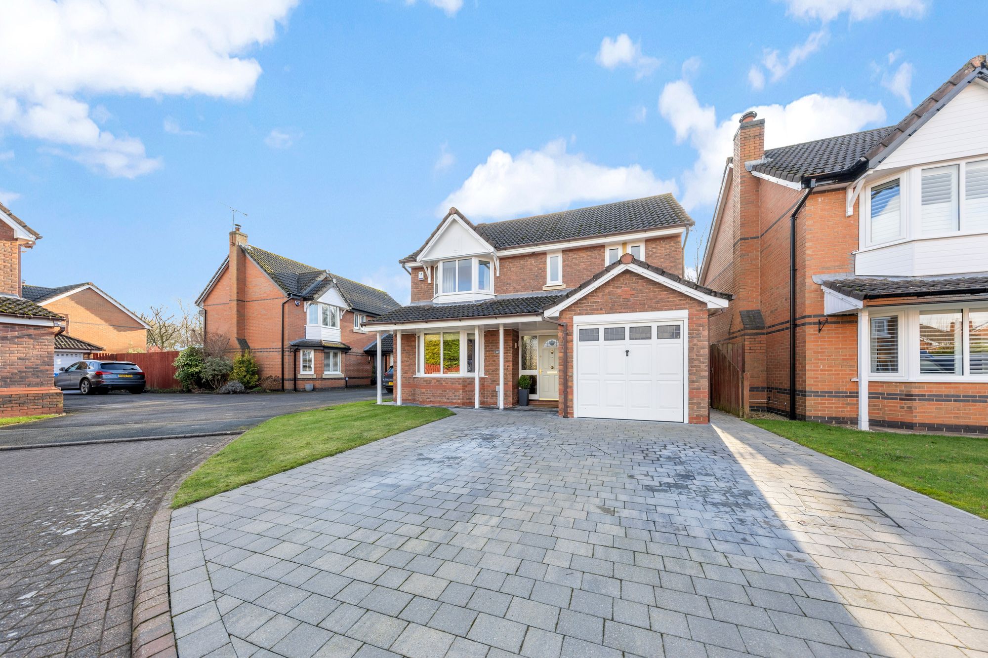 4 bedroom Detached house Under Offer