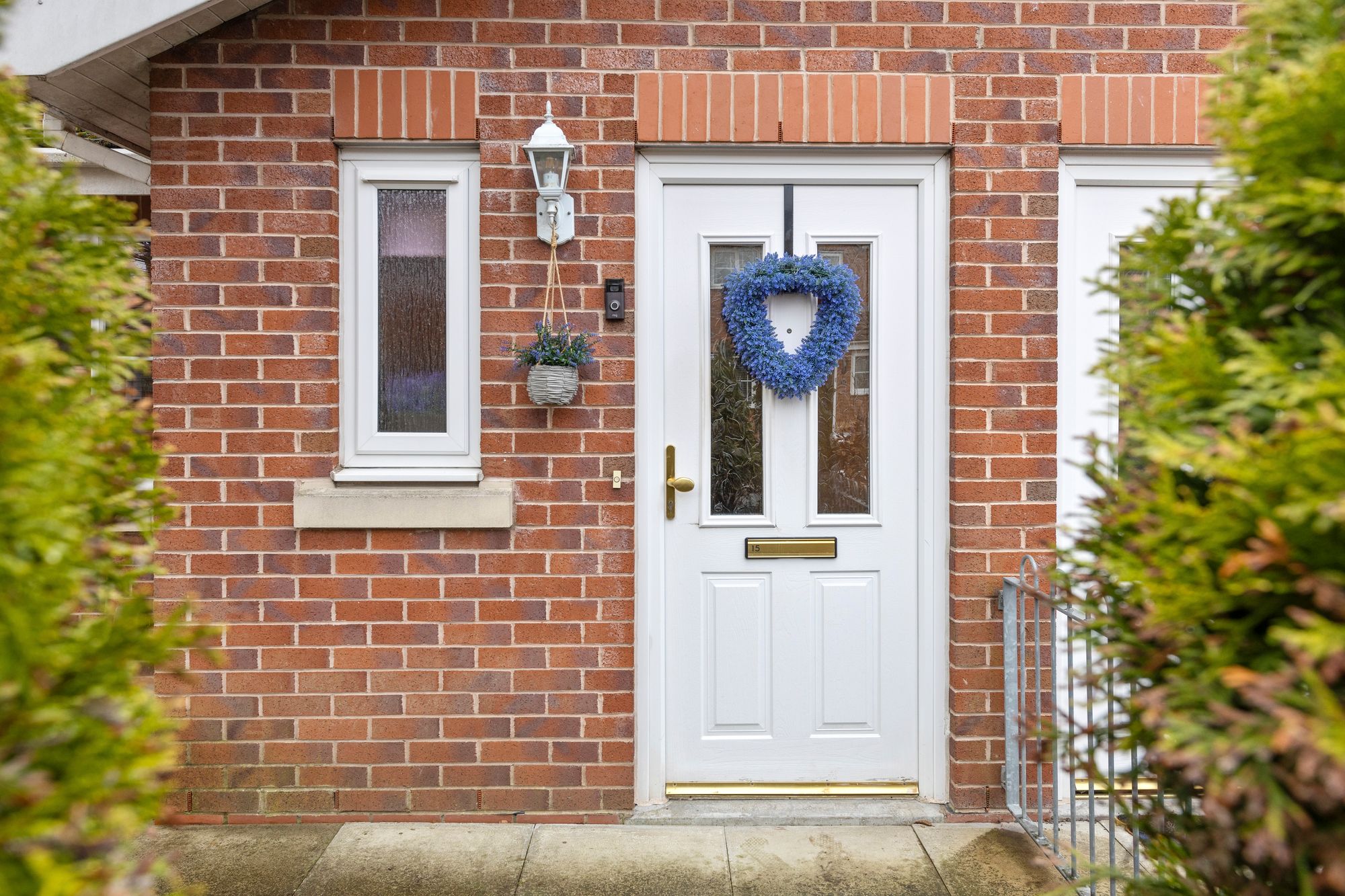 2 bedroom Semi-detached house Under Offer