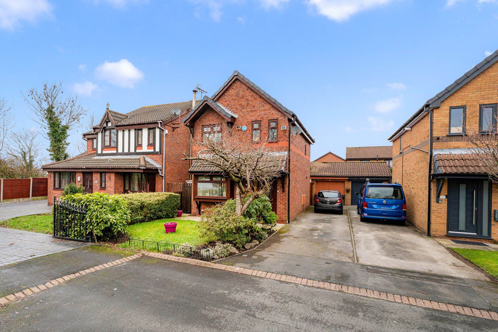 3 bedroom Detached house For Sale