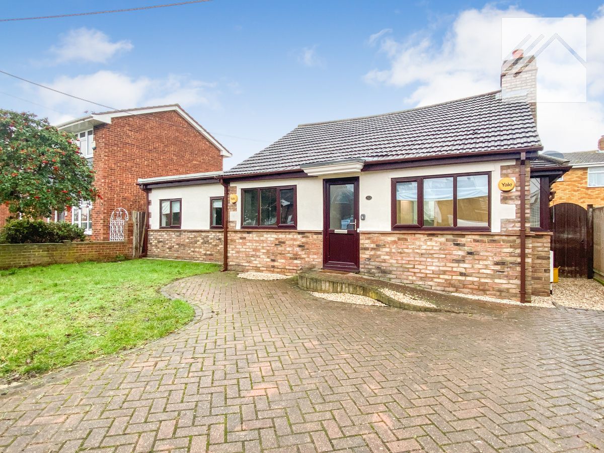 3 bedroom Detached bungalow Under Offer