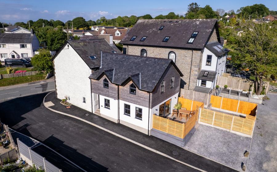 3 bedroom Detached house For Sale
