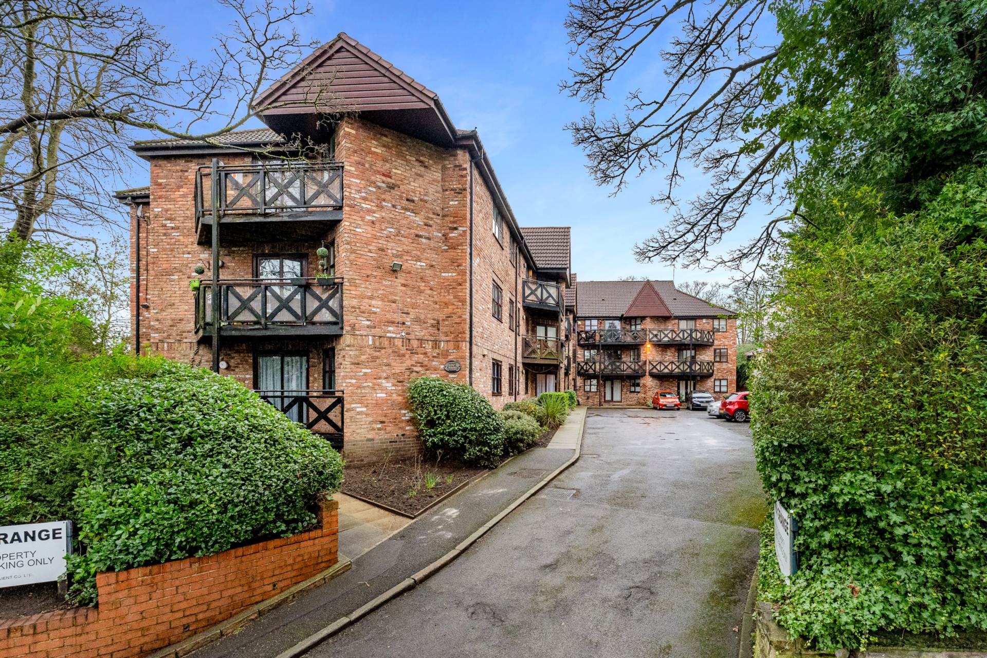 2 bedroom Apartment For Sale