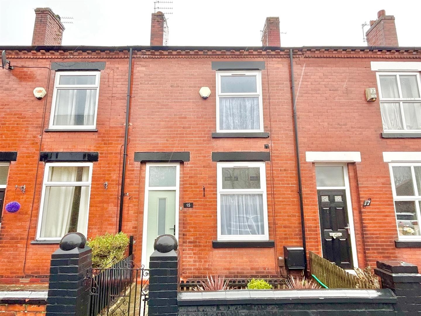 2 bedroom Terraced House Under Offer