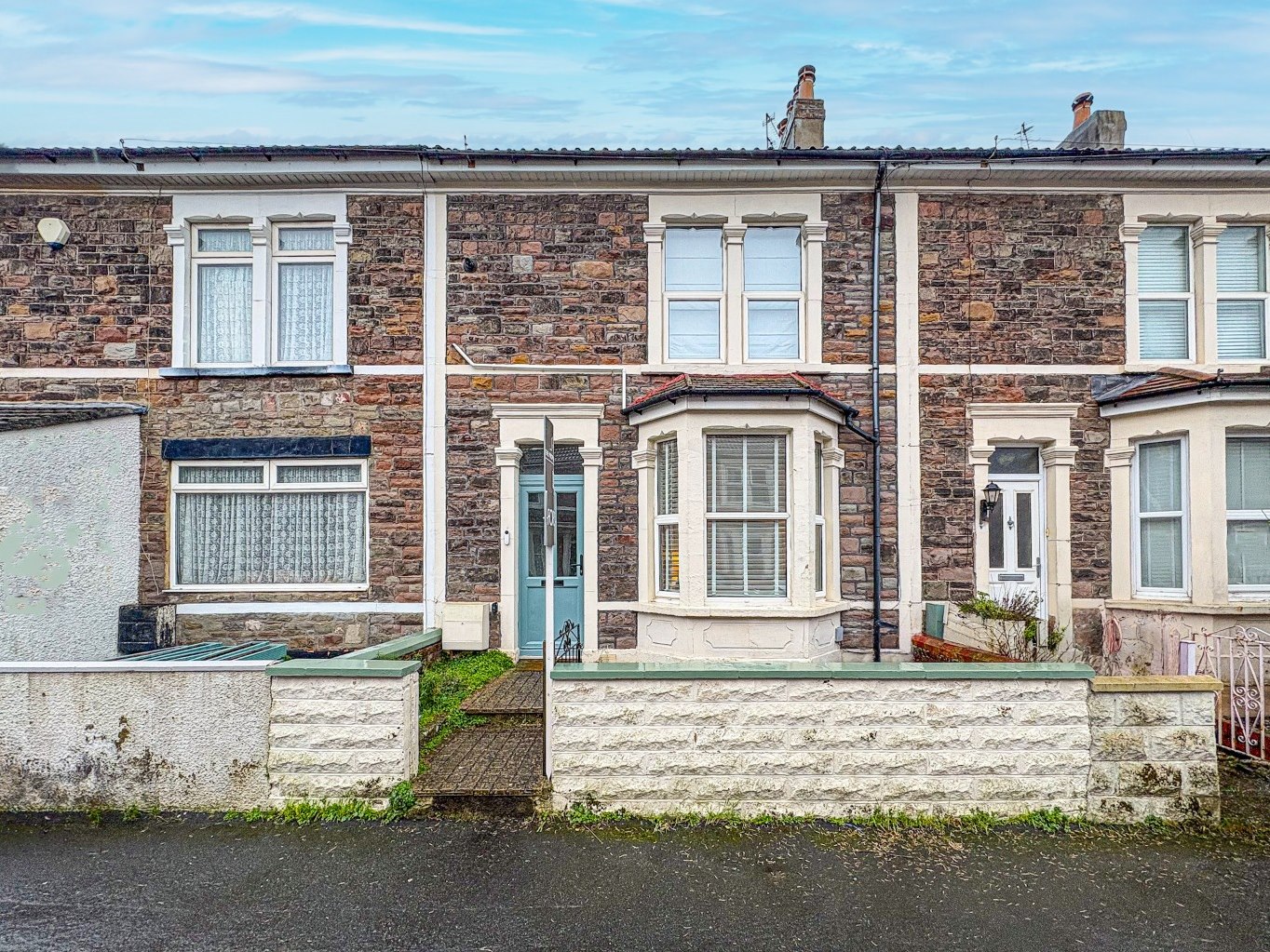 2 bedroom House (unspecified) Under Offer