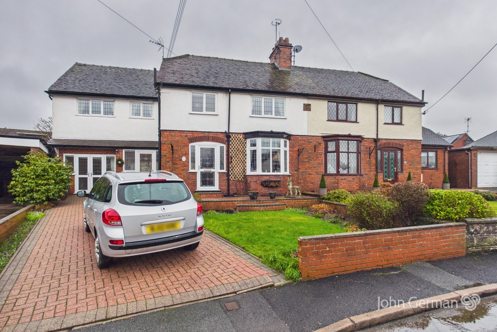 3 bedroom Semi-detached house For Sale