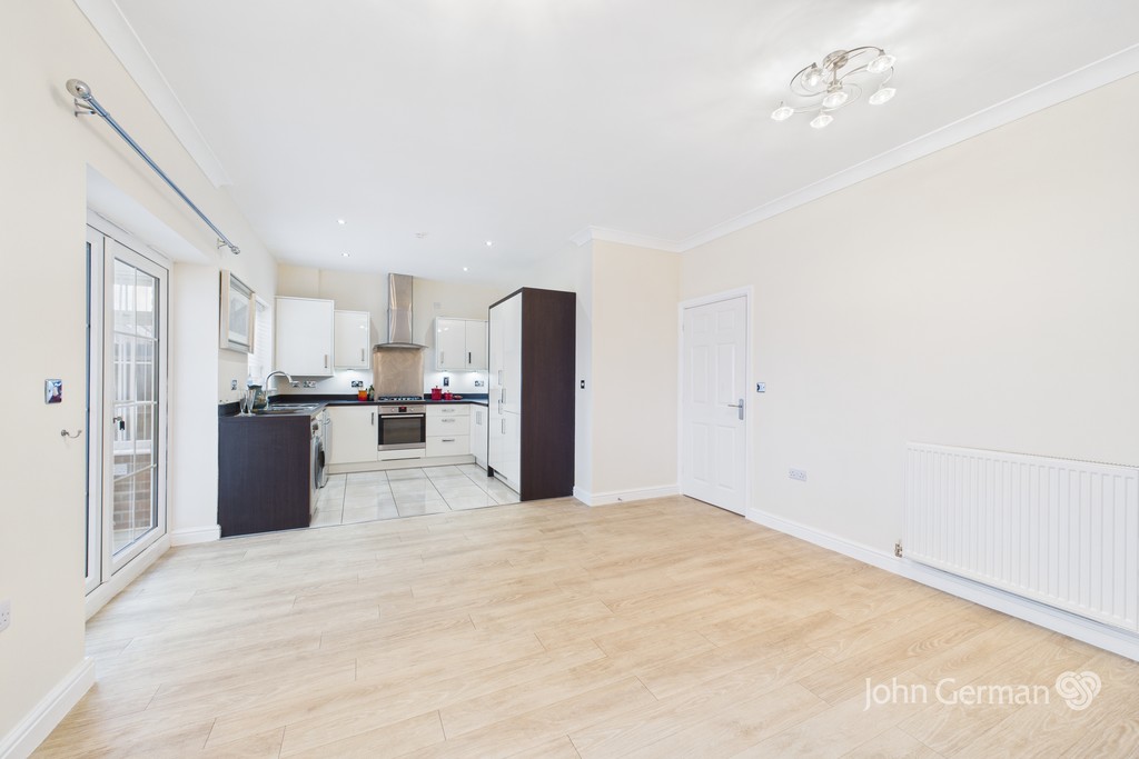 2 bedroom Semi-detached house For Sale