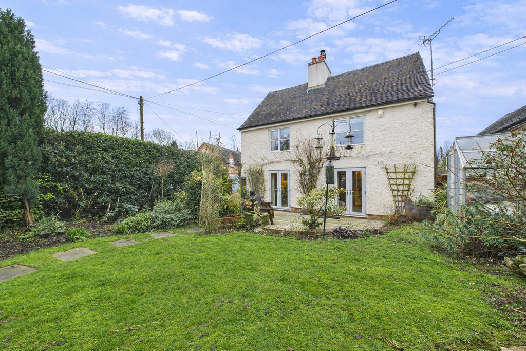 3 bedroom Cottage For Sale