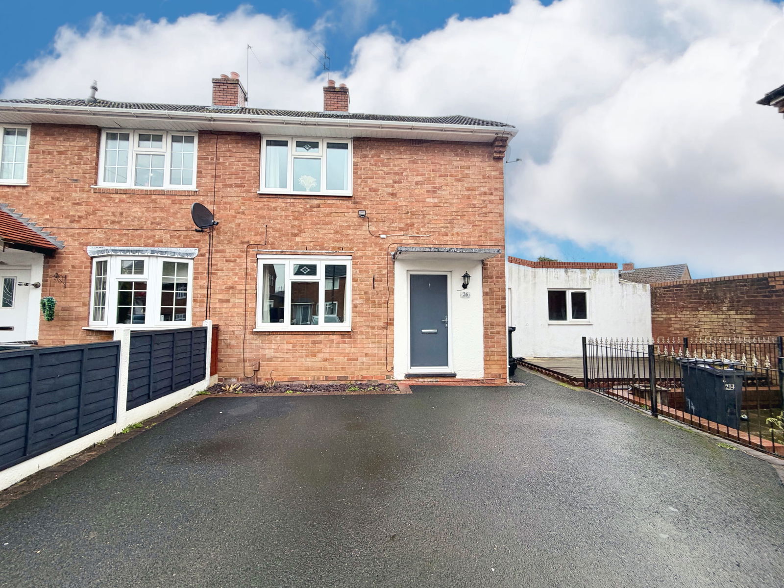 2 bedroom Semi-detached house For Sale