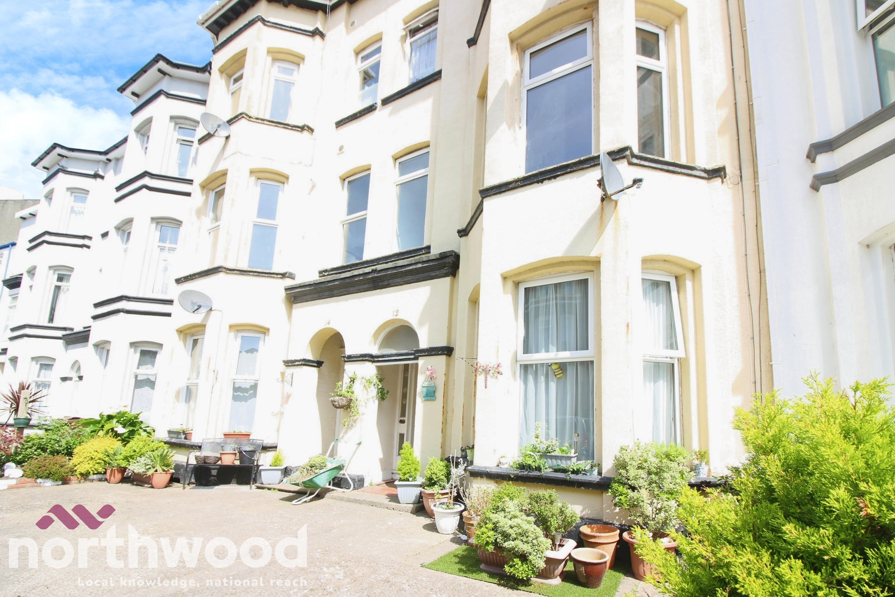 1 bedroom Flat To Let