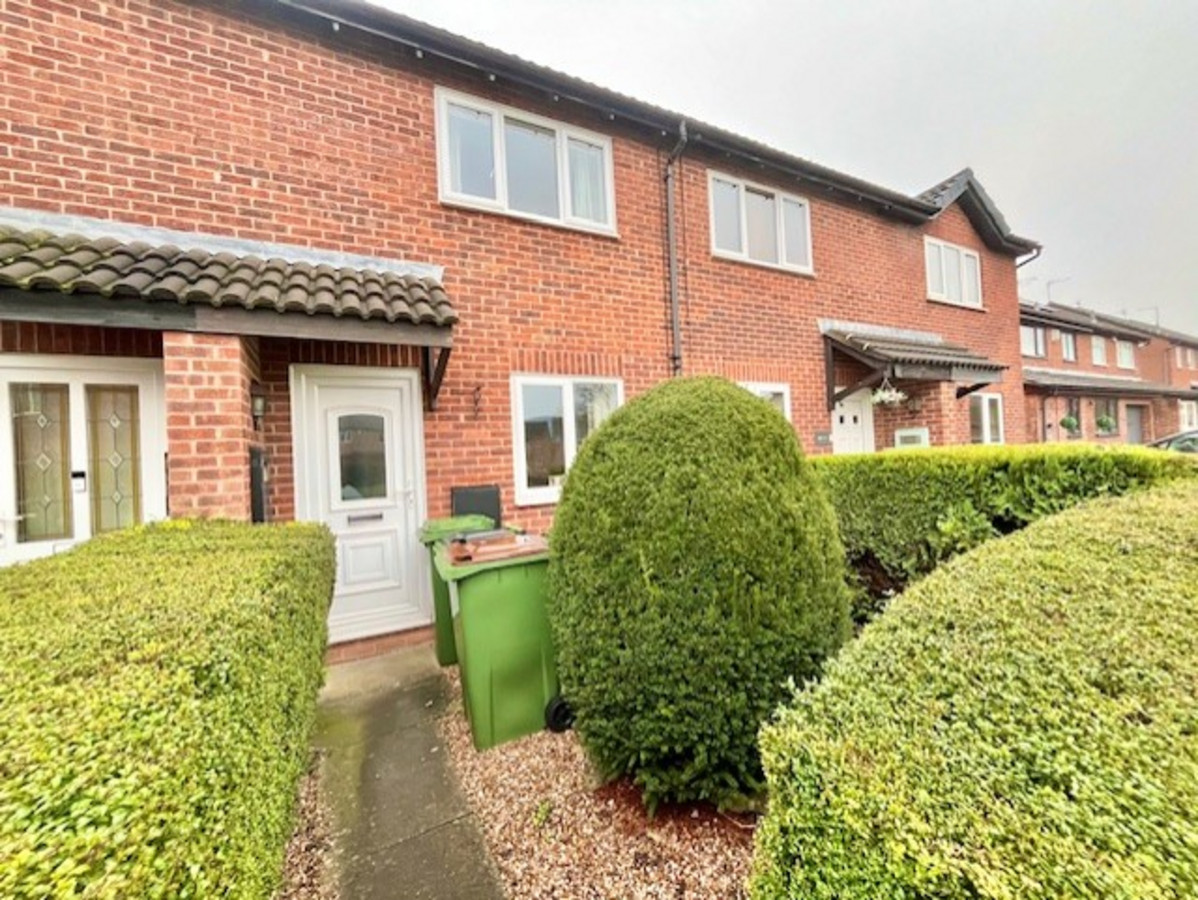 2 bedroom Terraced House To Let