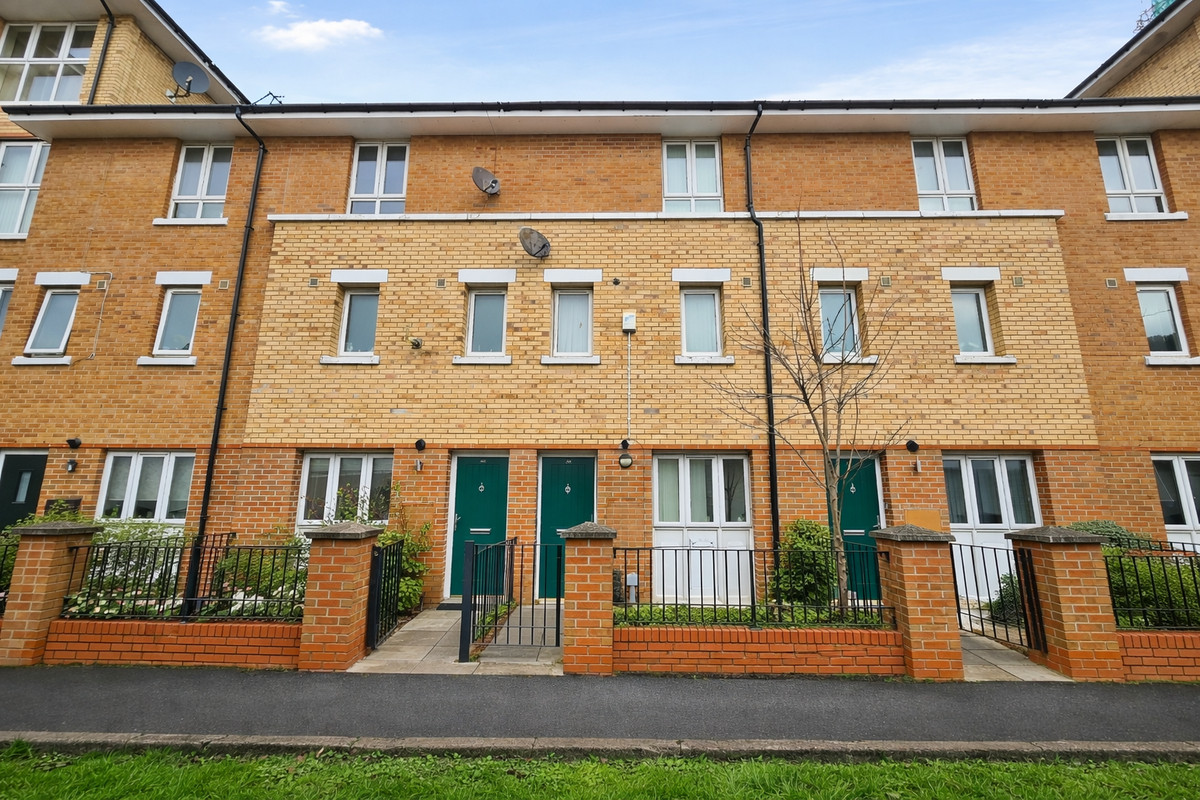 3 bedroom Town house To Let