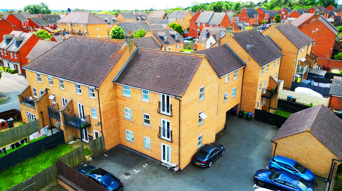 2 bedroom Ground floor flat For Sale