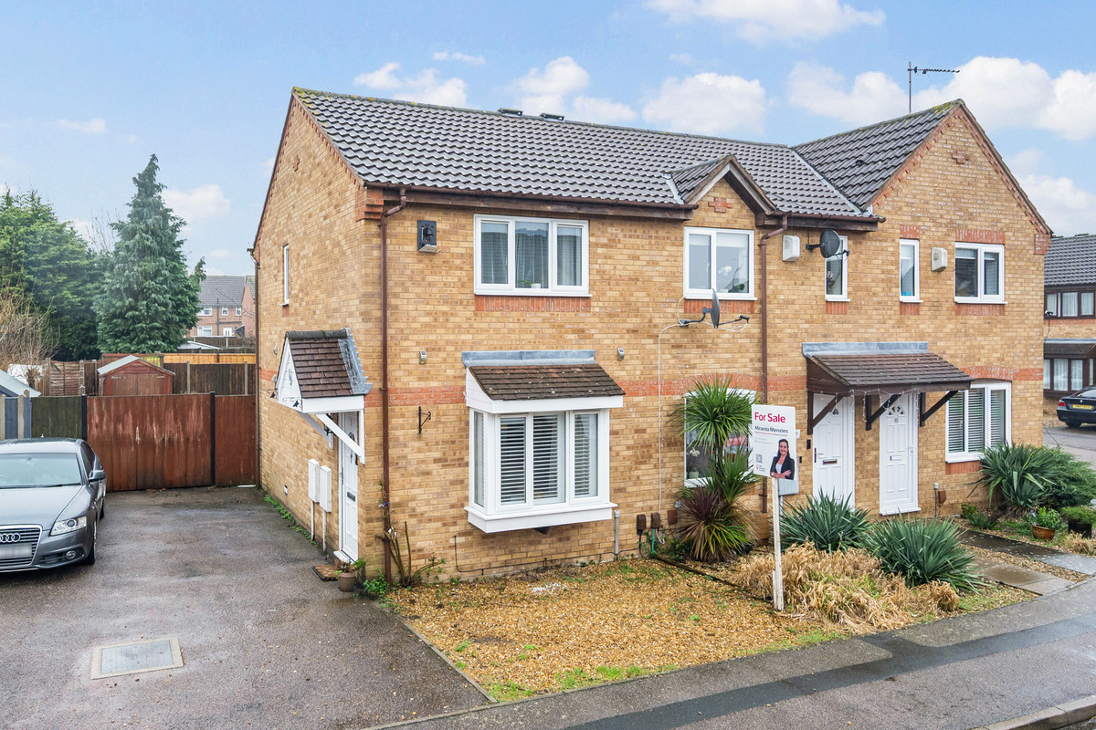 2 bedroom Semi-detached house For Sale