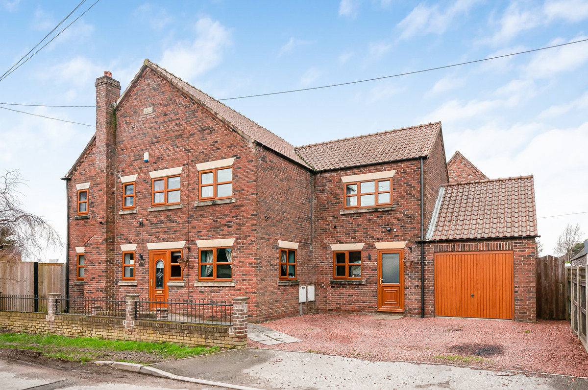 4 bedroom House (unspecified) For Sale
