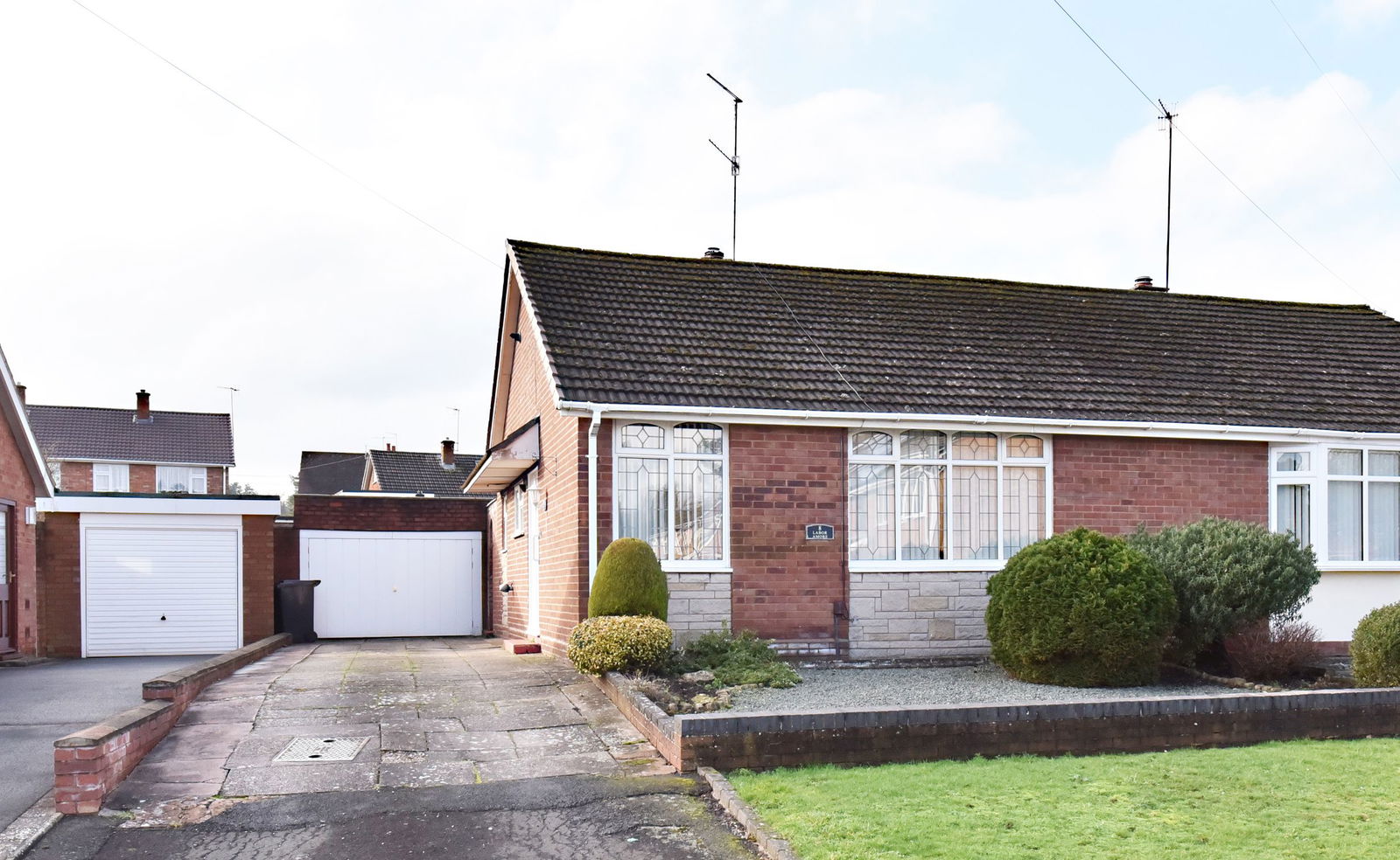 2 bedroom Detached bungalow Under Offer