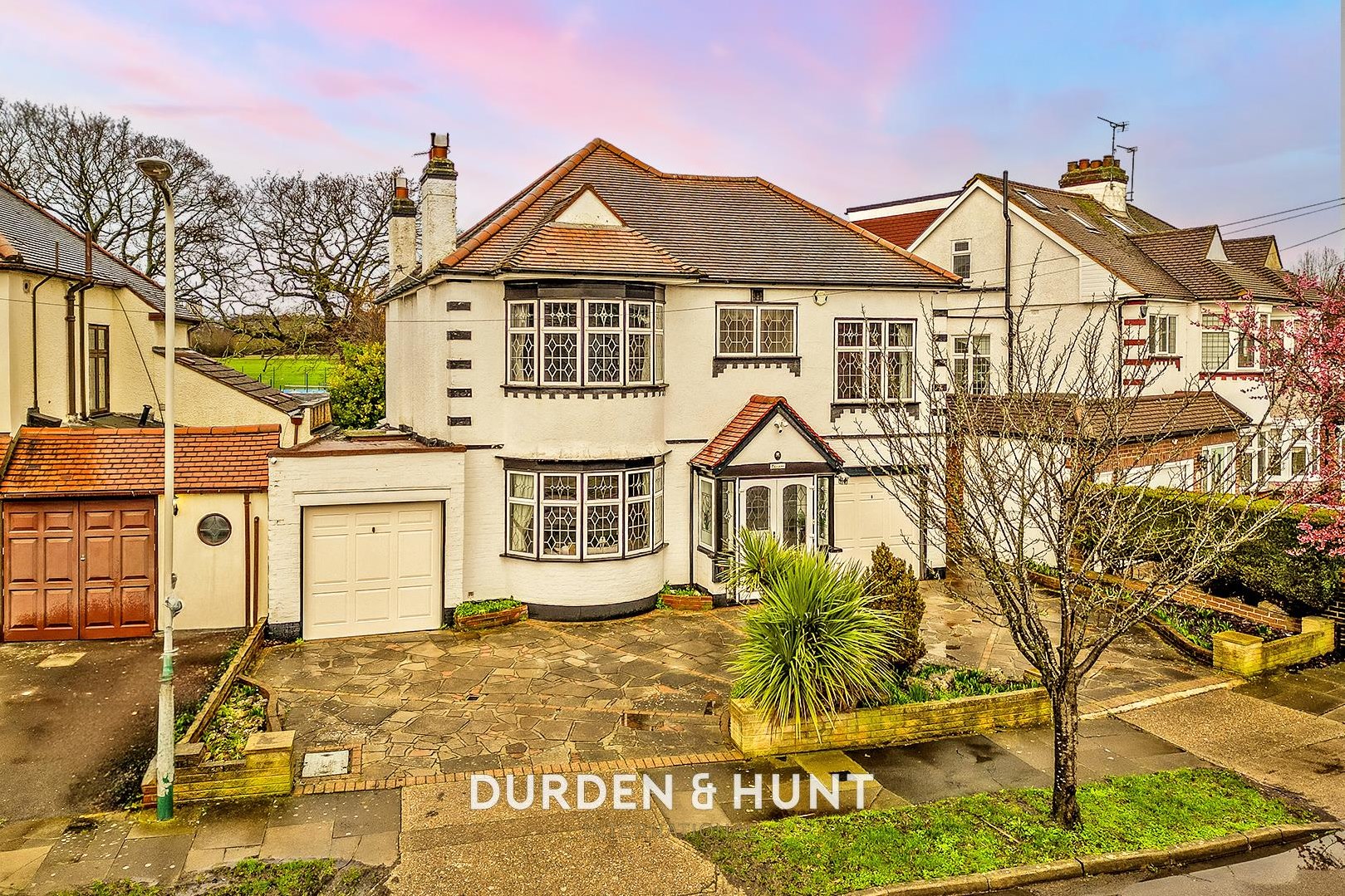 4 bedroom Detached house Under Offer