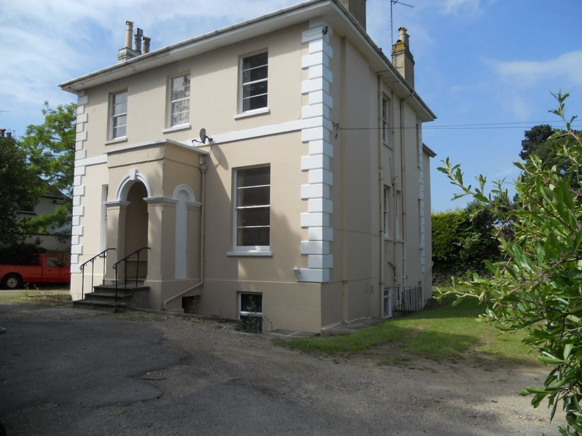 1 bedroom Flat To Let