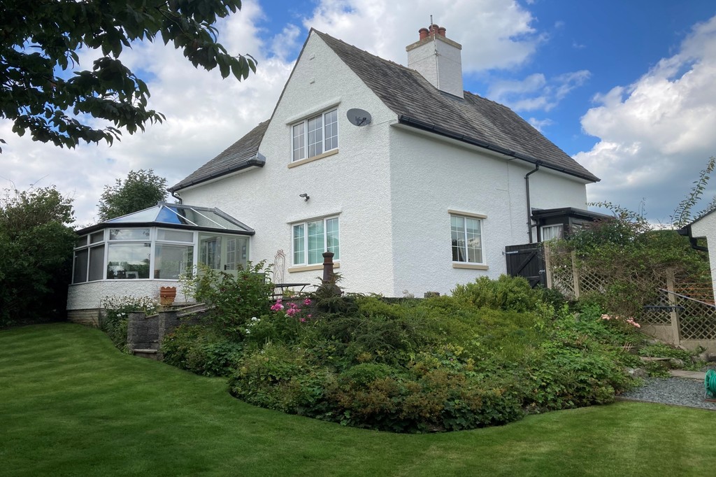 3 bedroom Link detached house For Sale