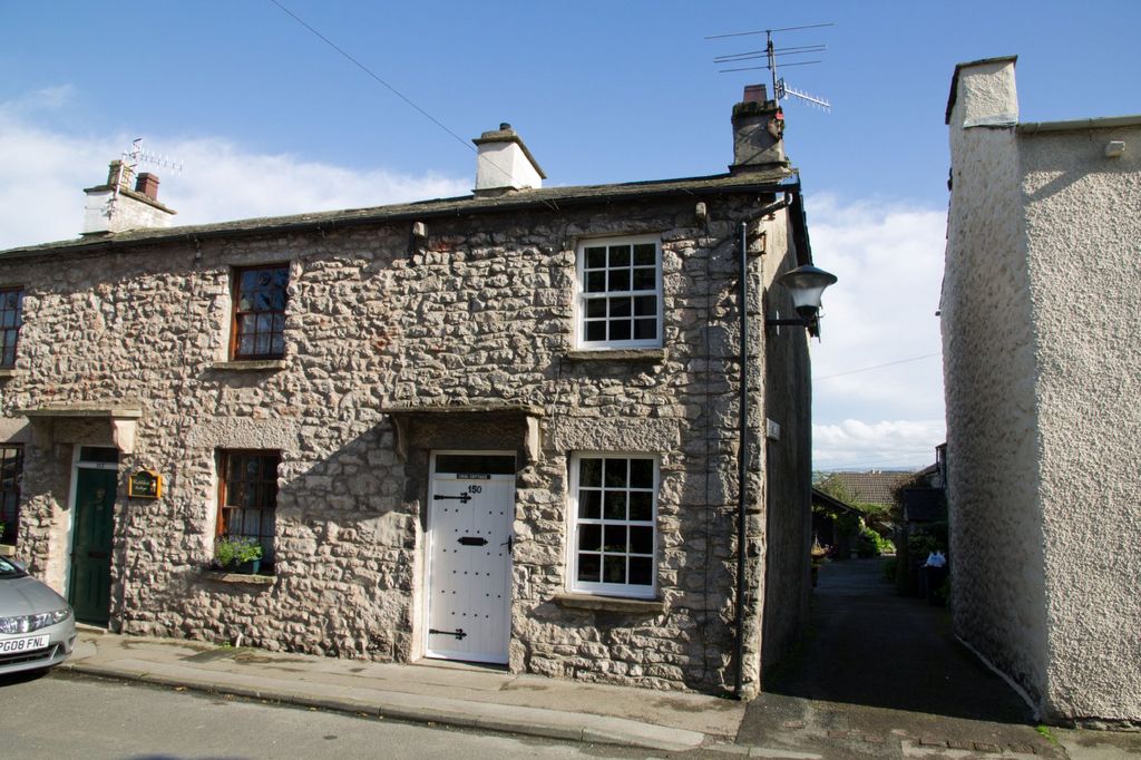 2 bedroom Cottage For Sale