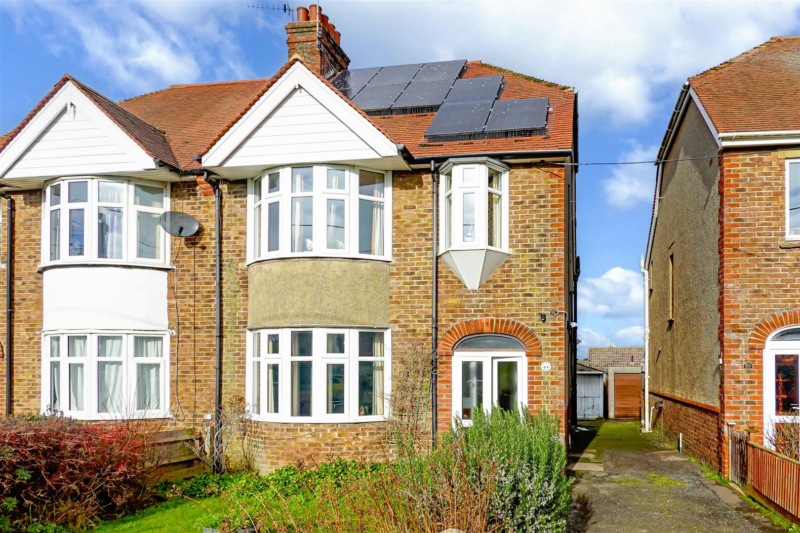 3 bedroom Semi-detached house For Sale