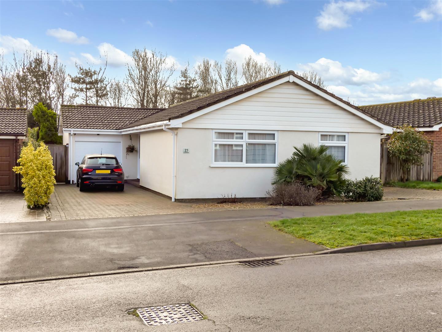 3 bedroom Detached bungalow For Sale