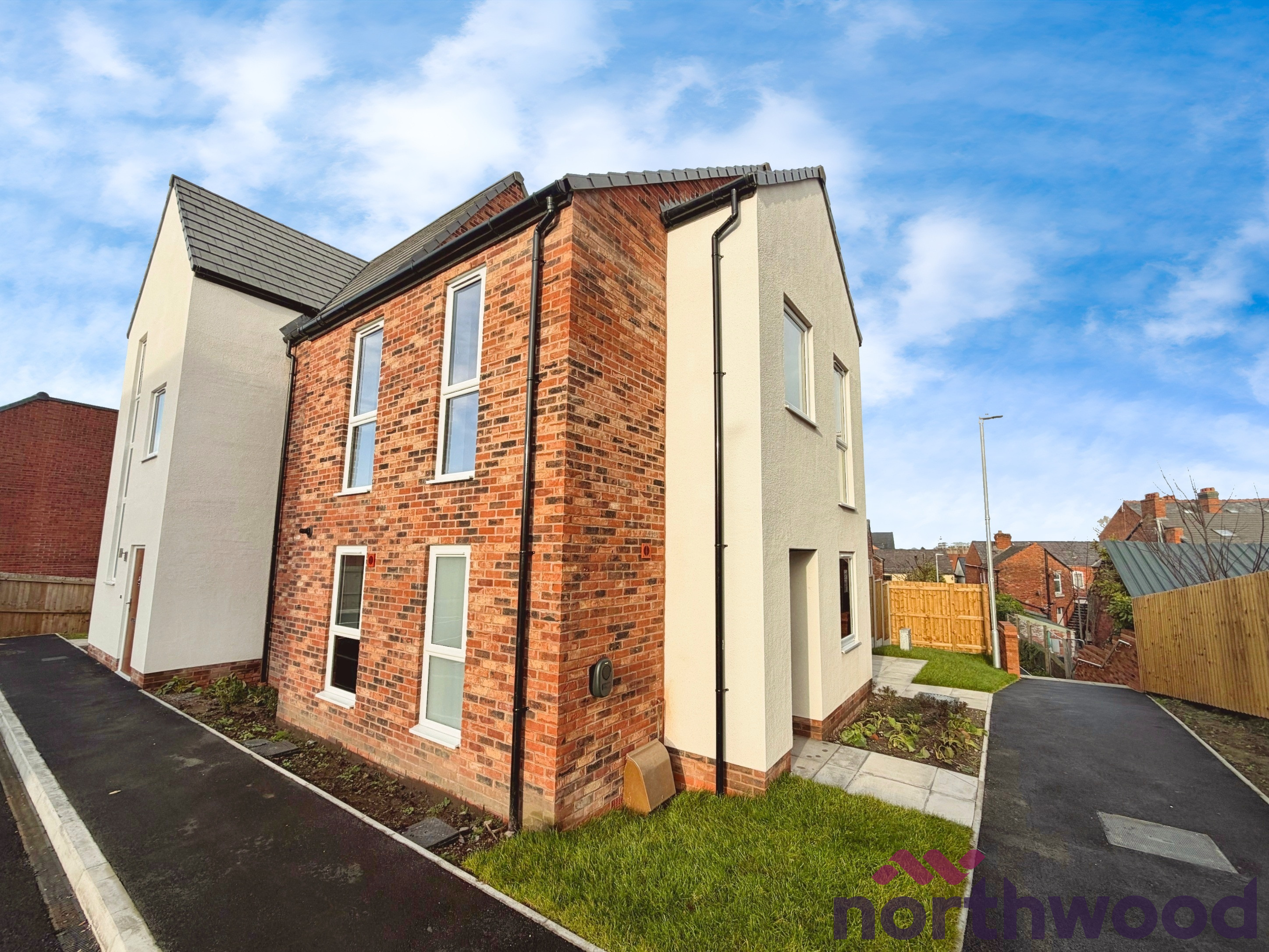 2 bedroom Mews house To Let