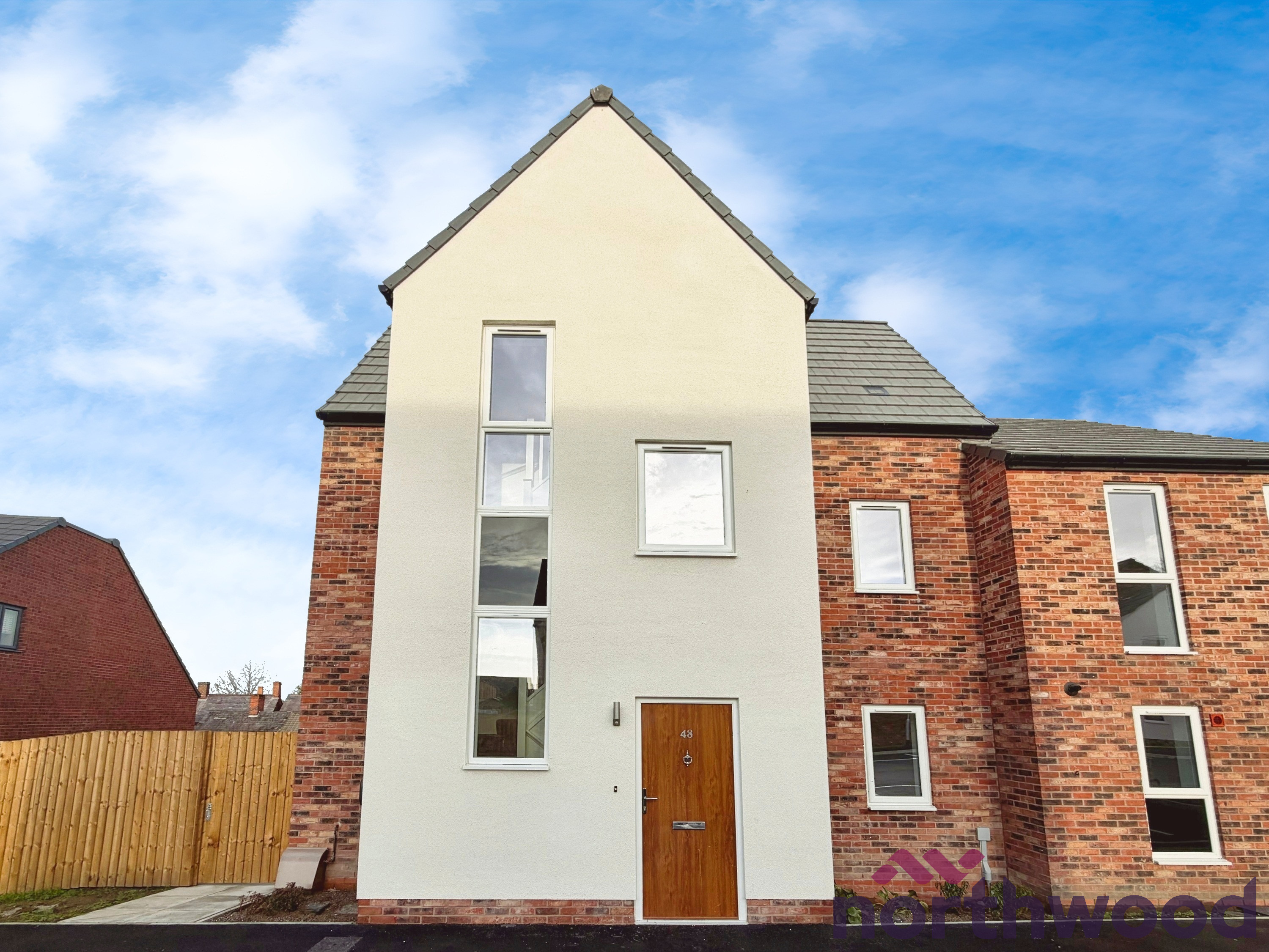 3 bedroom Semi-detached house To Let