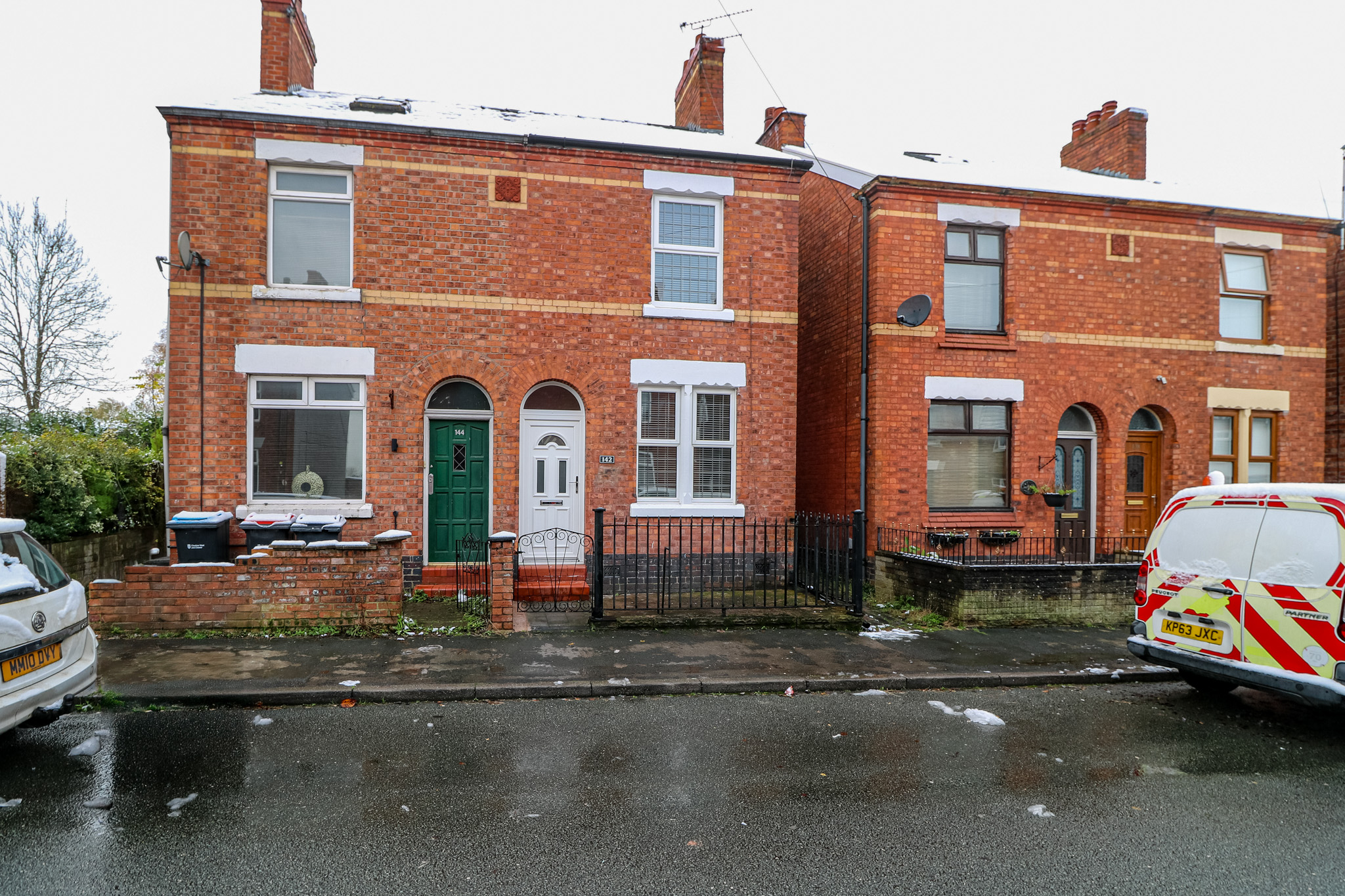 2 bedroom Semi-detached house To Let