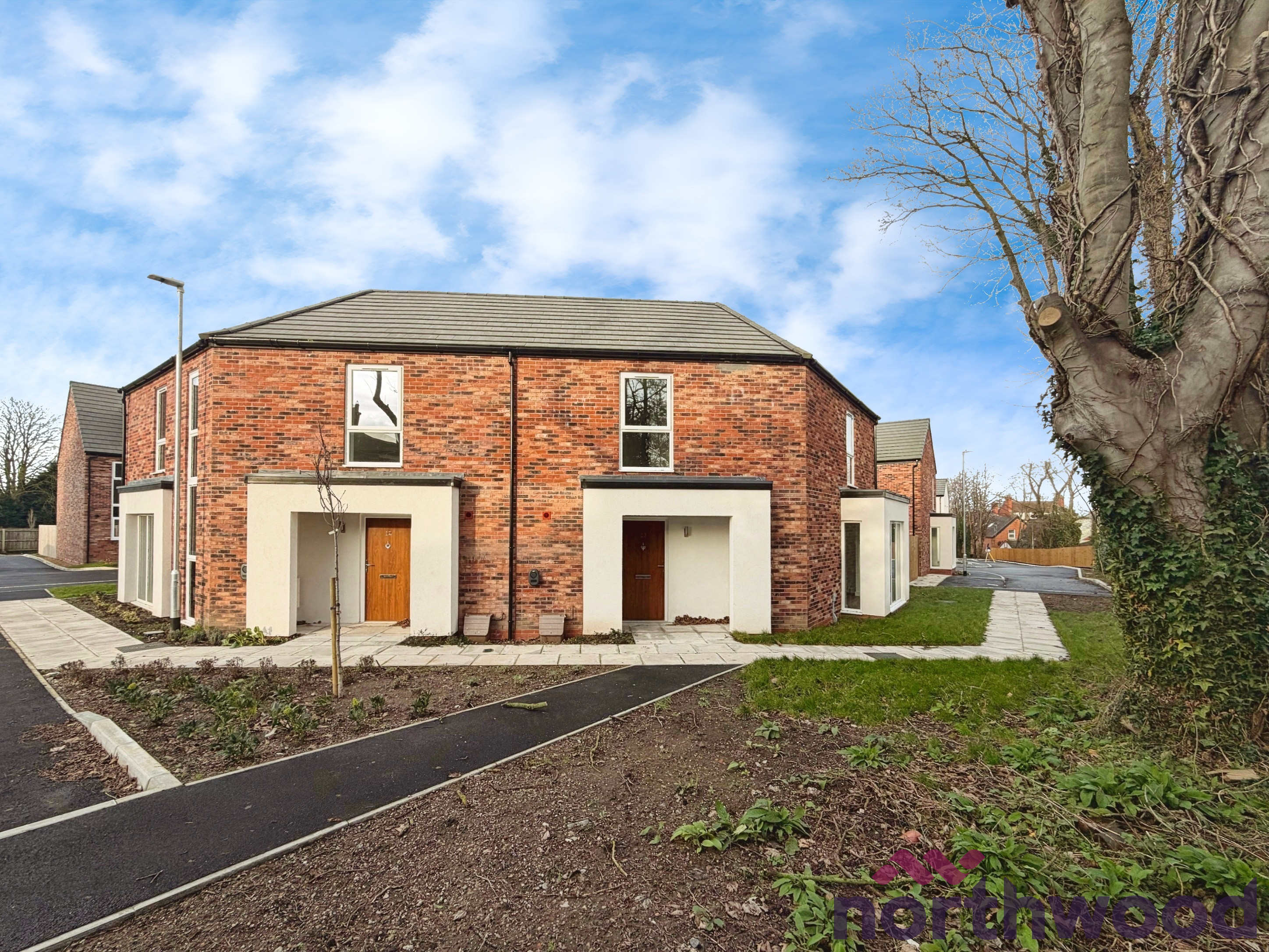 3 bedroom Semi-detached house To Let