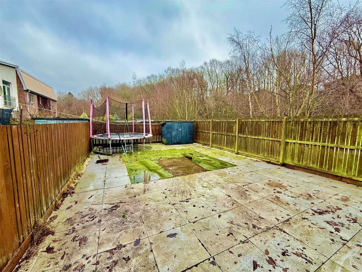 3 bedroom Terraced bungalow Under Offer