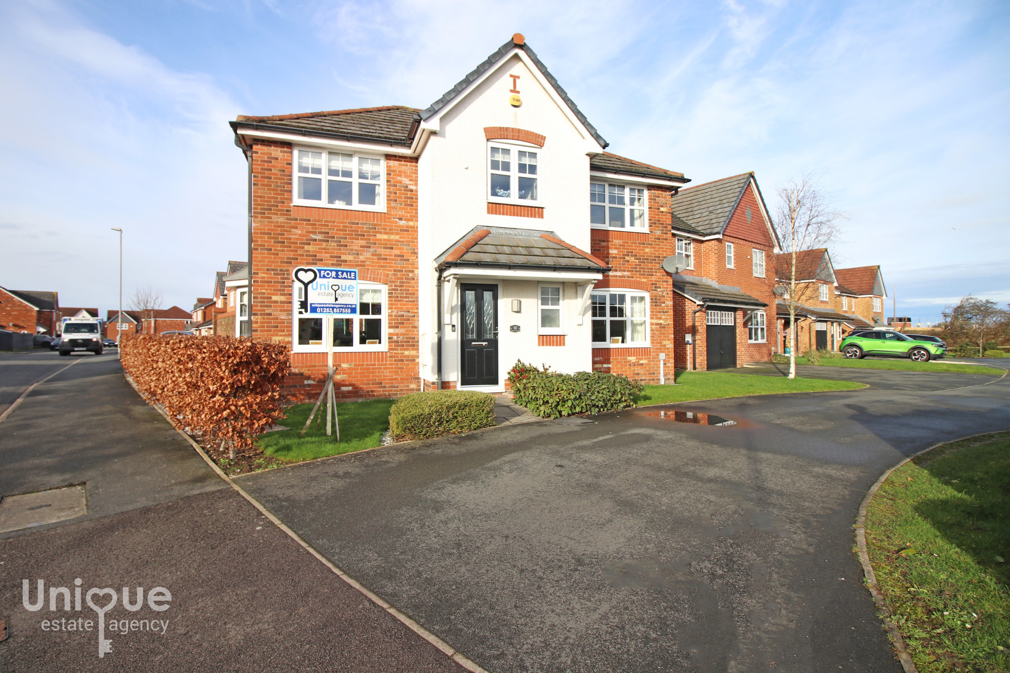 4 bedroom Link detached house For Sale