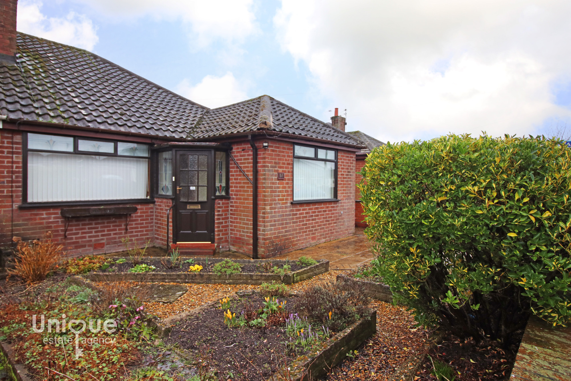 2 bedroom Detached bungalow Under Offer