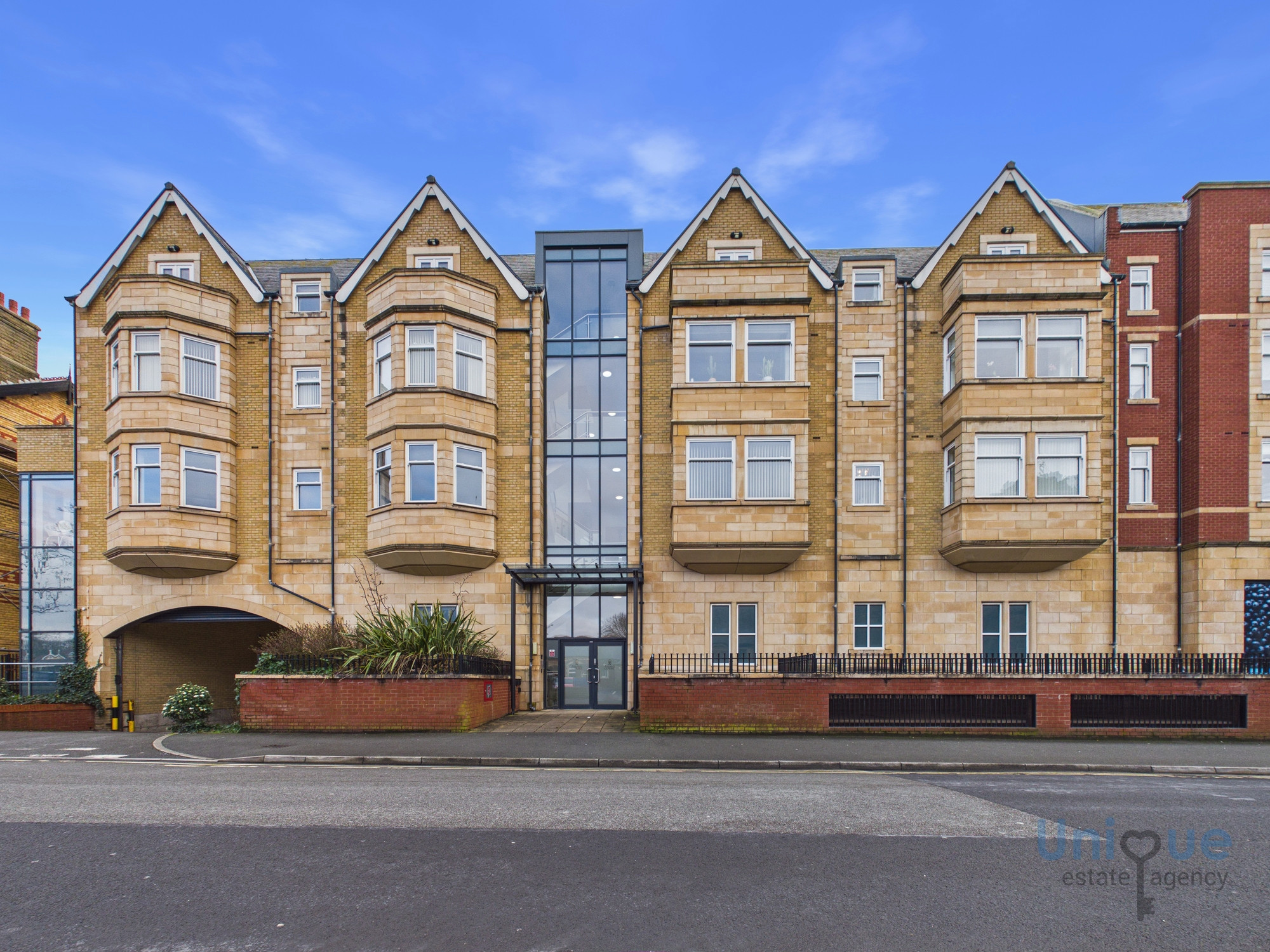2 bedroom Flat share For Sale