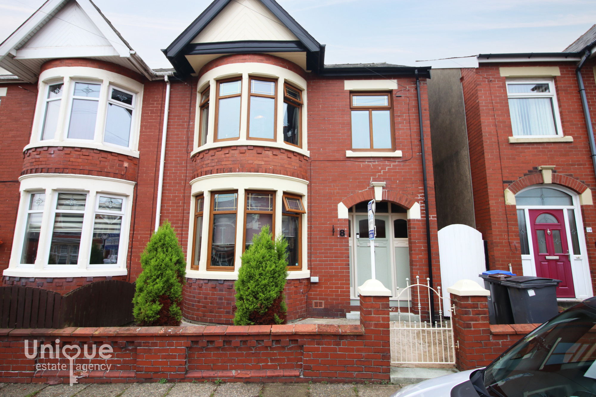 3 bedroom Semi-detached house For Sale