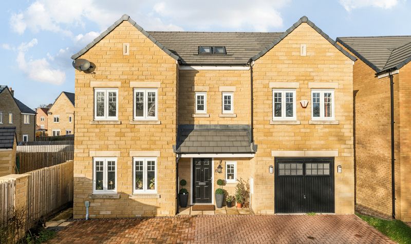 6 bedroom  For Sale